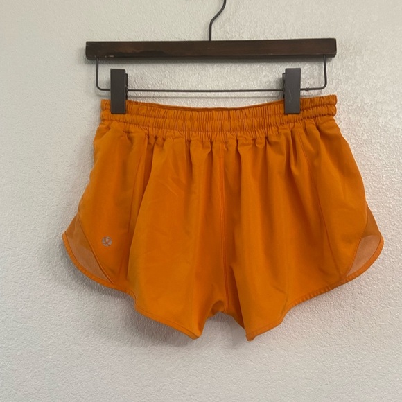 Lululemon Hotty Hot Short II *2.5"
Vivid Amber Sz 8 - Picture 11 of 12